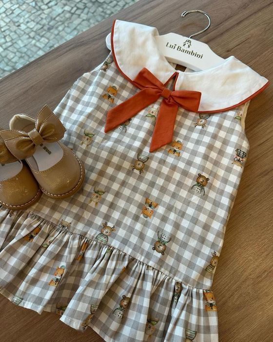 Вещи на девочку 3-7 лет куртки платья кофты