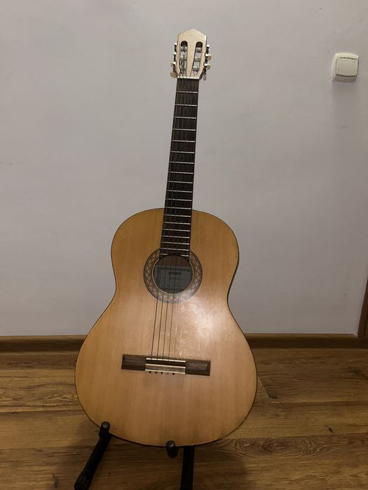 Акустическая гитара Yamaha
