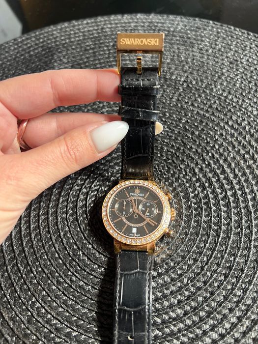 Часовник Swarovski