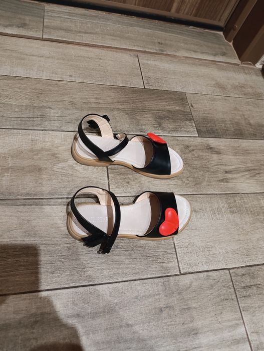 Детски сандали за момиче