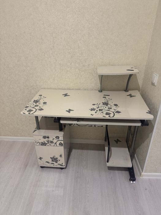 Компьтерный стол