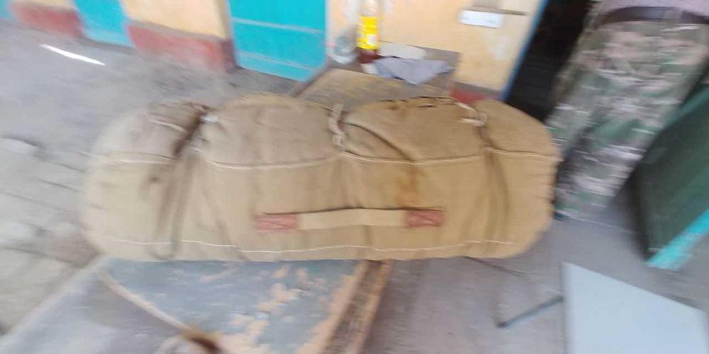 Спальные мешки . Большой и маленький.