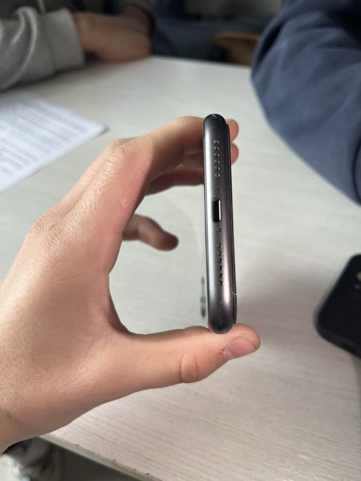 Айфон 11 продам
