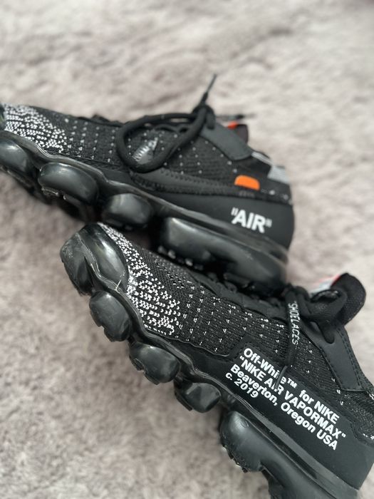 Adidasi off white vapormax