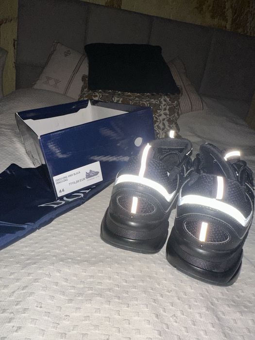 Dior B22 - 44 Neutilizati