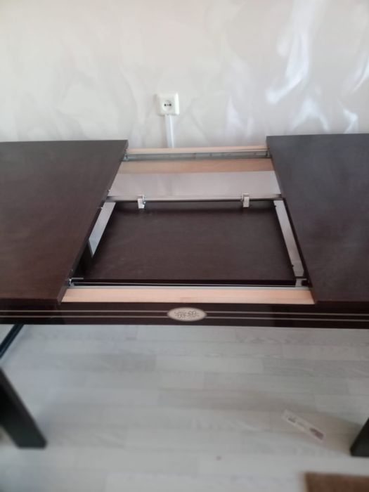 Продам обеденный стол