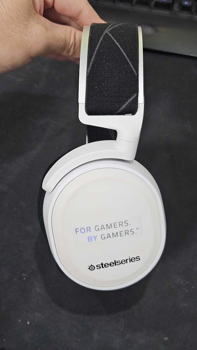 Игровые наушники Steelseries Arctis 7