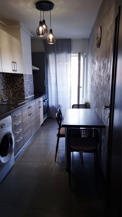 Inchiriez apartament 3camere militari