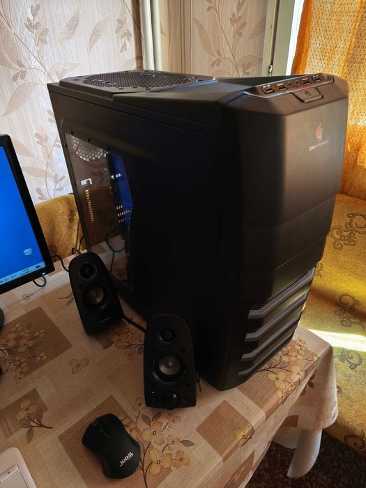 Компютър + монитор с всякаква нужна периферия!