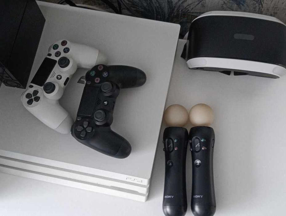 Jocuri PS4. Toate ca noi se vând doar toate deodată. + Ps4 ,2 manete și casca vr
