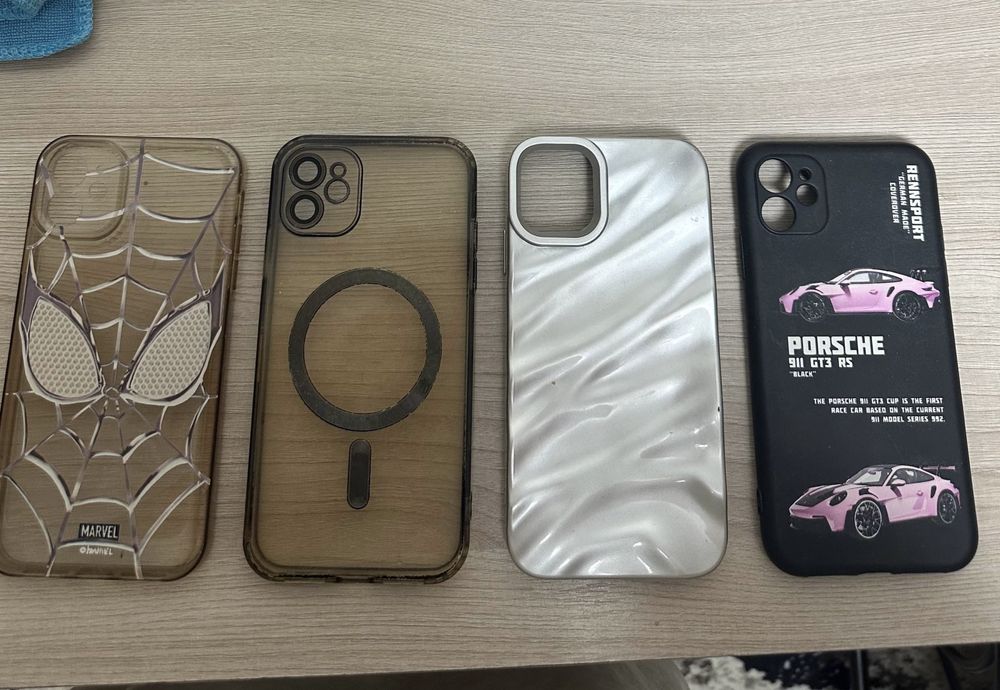 Чехлы на Айфон 11