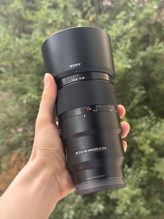 Sony 90mm f2.8 Macro G OSS