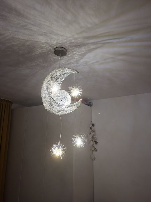 Lustra corp iluminat copii tip luna