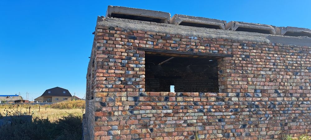 Продам недостроенный дом в Бозайгыре 25 соток участок