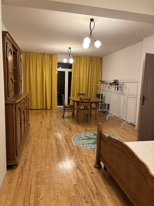 Casă spațioasă cu 2 etaje de închiriat