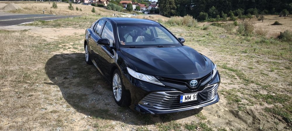 Toyota Camry hybrid,  an 2020, inmatriculat Ro