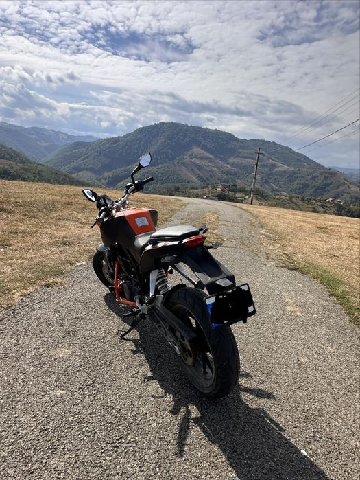 Vând KTM Duke 200