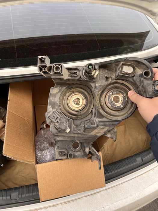 Nissan Almera Фара Оригинал