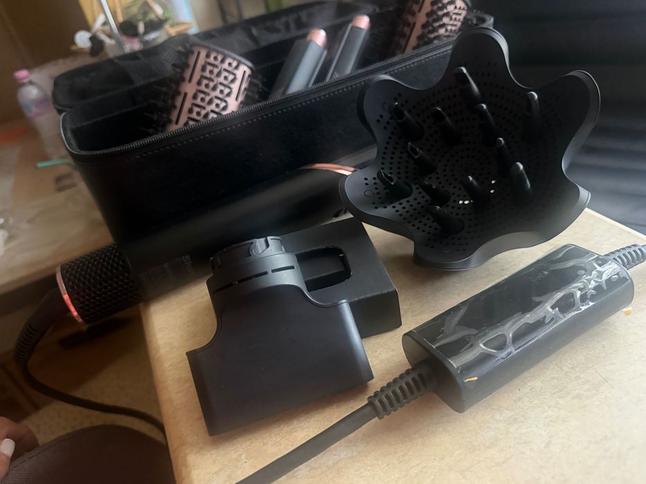 Маша Shark FlexStyle 3-в-1 Air Styler и сешоар HD424DE