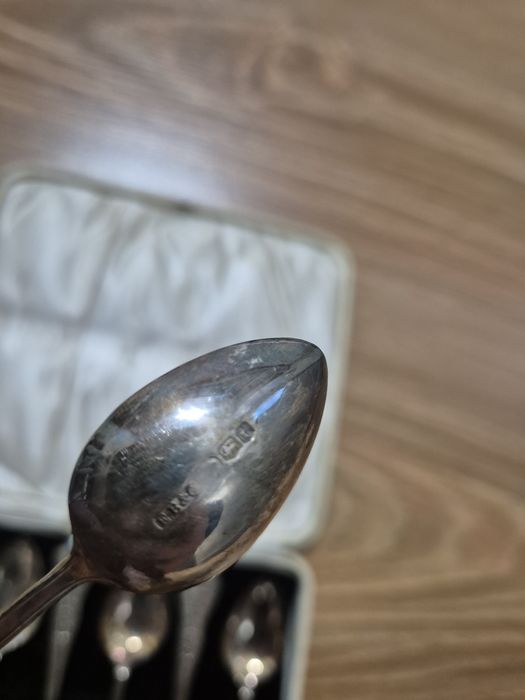 Посребрени лъжици кралски