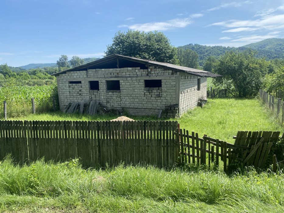 Casa + teren de vanzare , 1000mp