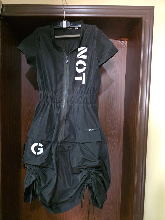 Черна рокля тип балон