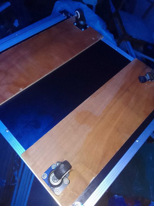 Кейс кофр укрепленный для аппаратуры на колесах