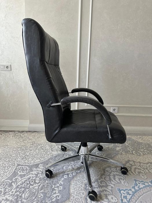 Продам кресло кожанный