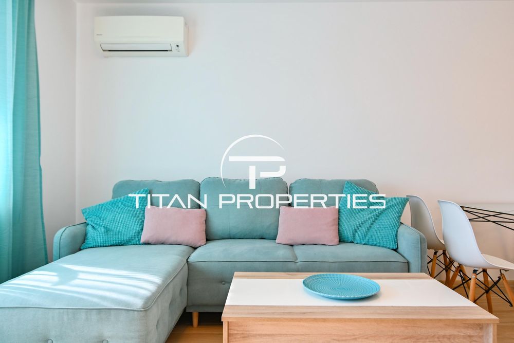 Дава се под наем Двустаен апартамент в София, Левски Г - 70 кв.м за 715 € - Снимка #1