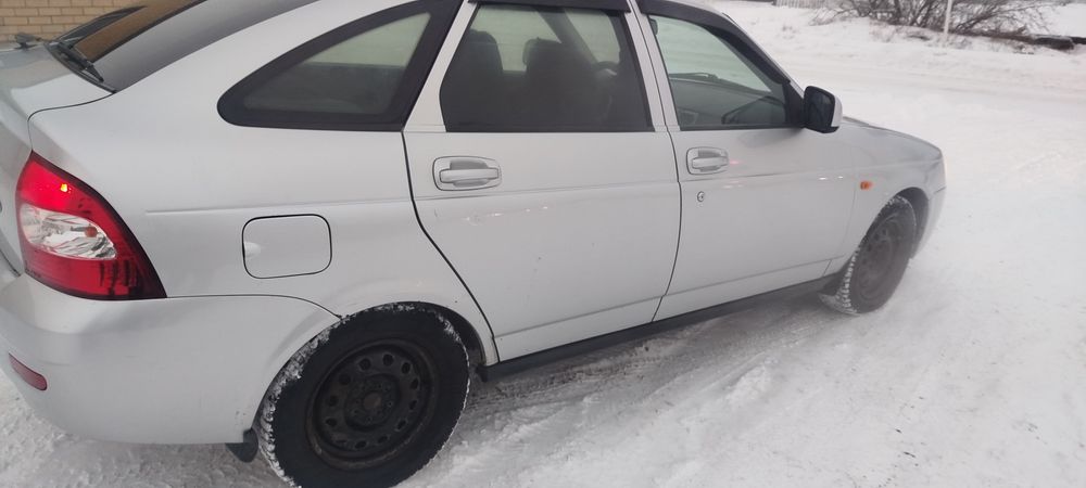 Продам приора хэтжбэк