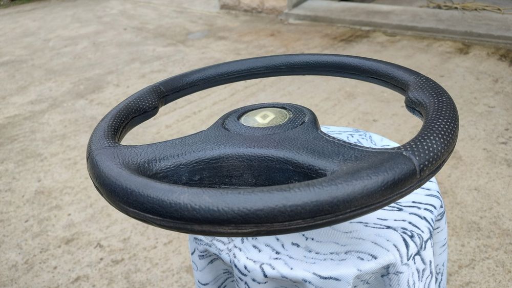 Vând volan sport Dacia 1300/1310/1410