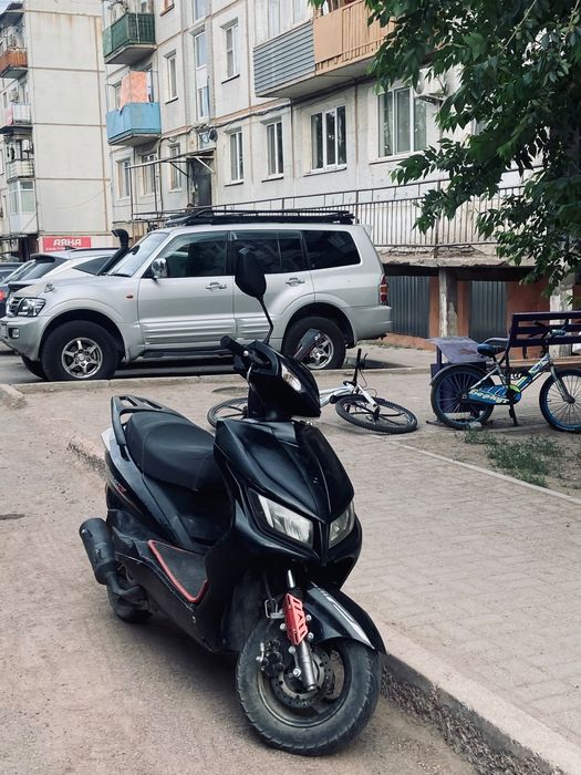 Продам скутер м8