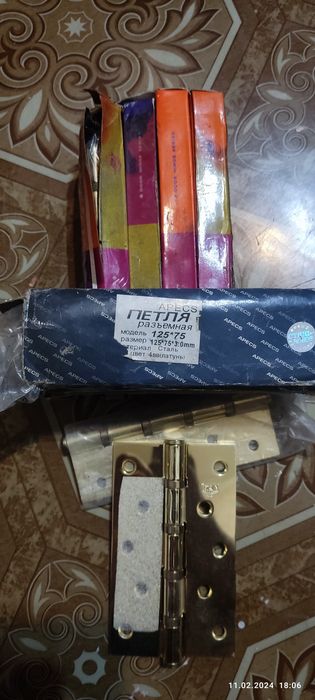 Продам замки, и петли  меж комнатные.