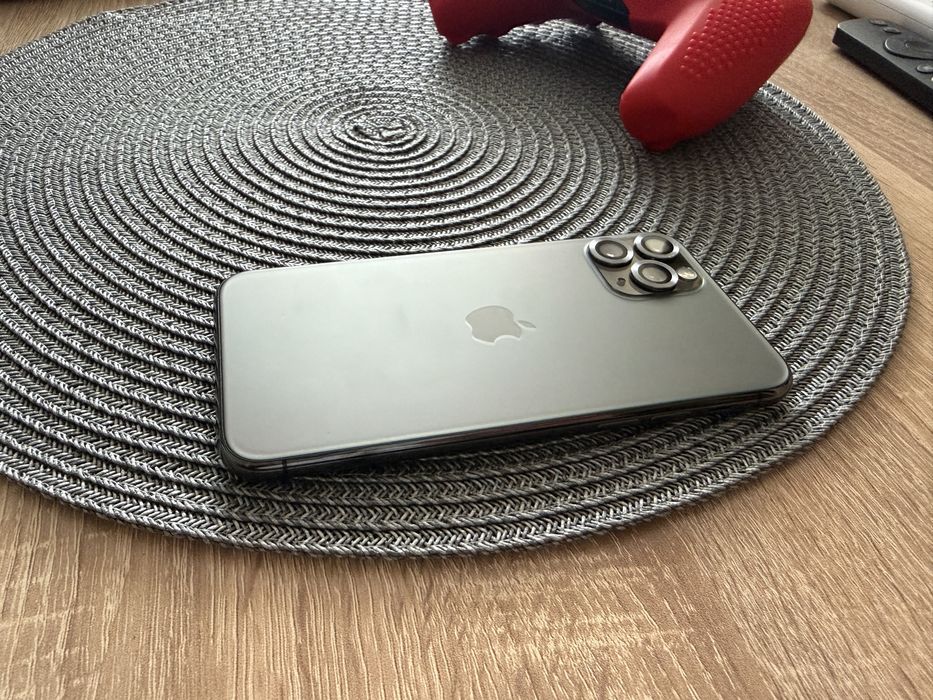 Продавам Iphone 11 pro 512 gb