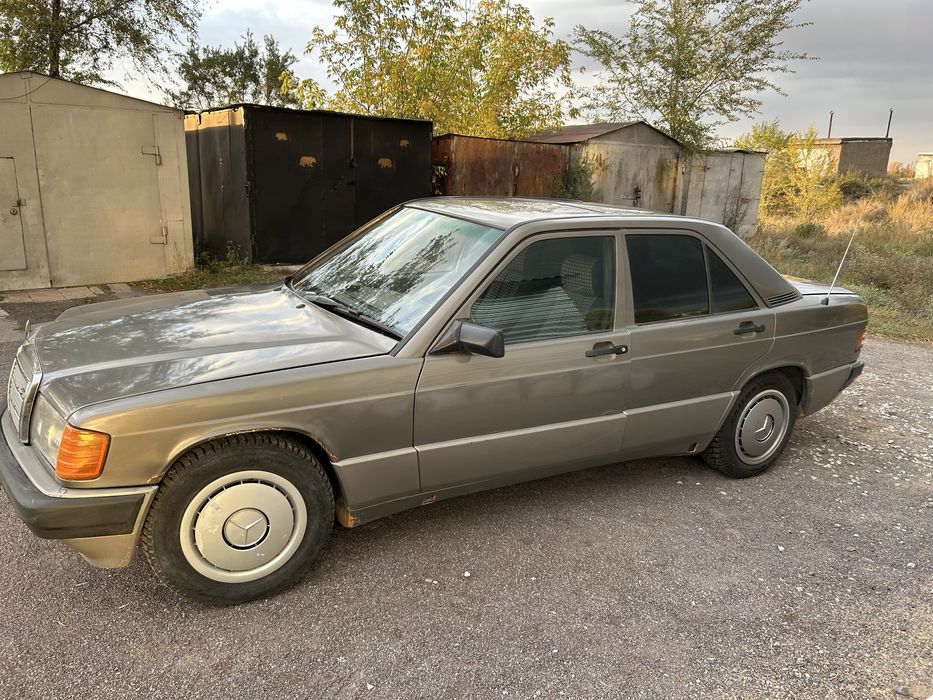 Мерседес 190, 1.8 литра