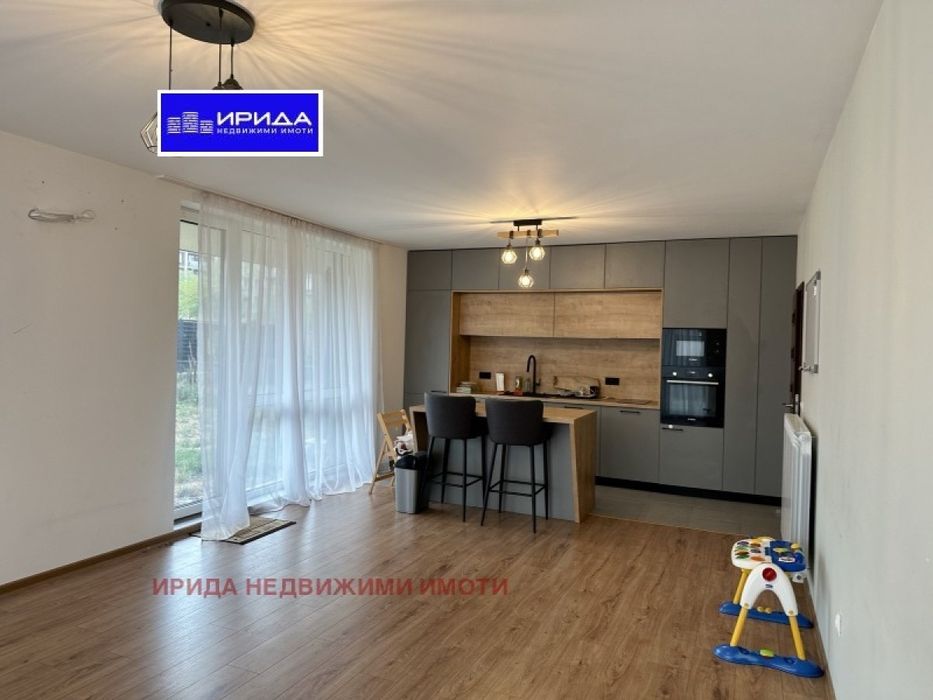 Просторен тристаен апартамент в квартал Манастирски ливади с двор