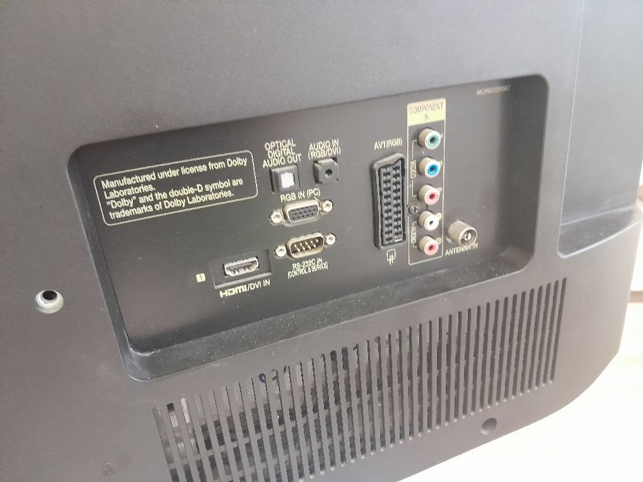 Телевизор 37инча