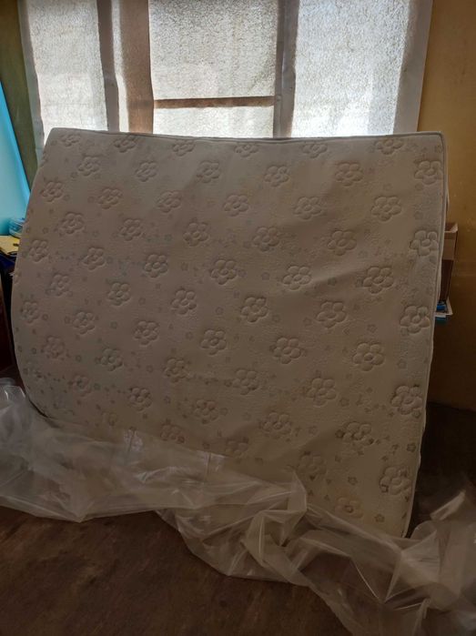 Продавам матрак Парадайс