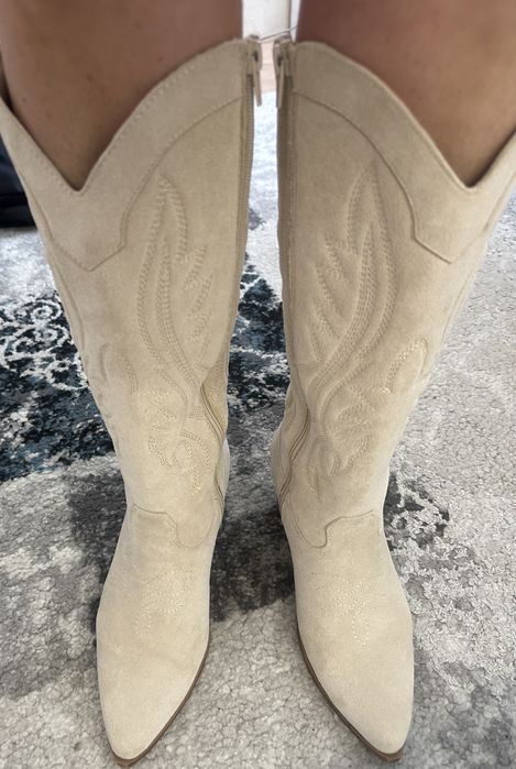 Велурени ботушки