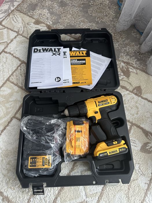 Шуруповерт DeWALT DCD771D2