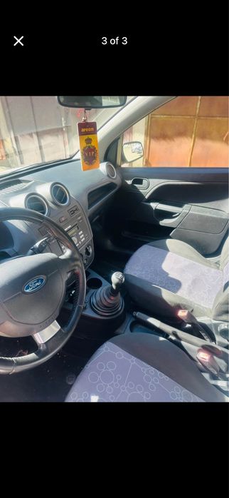 Автомобил Ford Fiesta