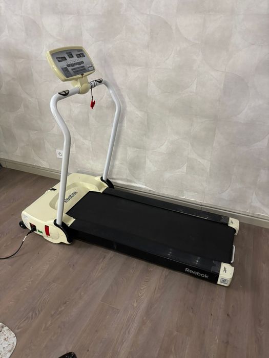 беговая дорожка Reebok (серия i-Run).