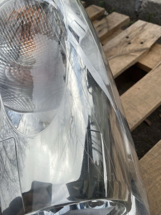 Фар ляв за тойота корола версо 2007 година