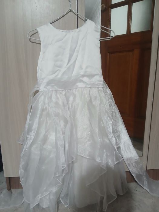 Продам бальные платье