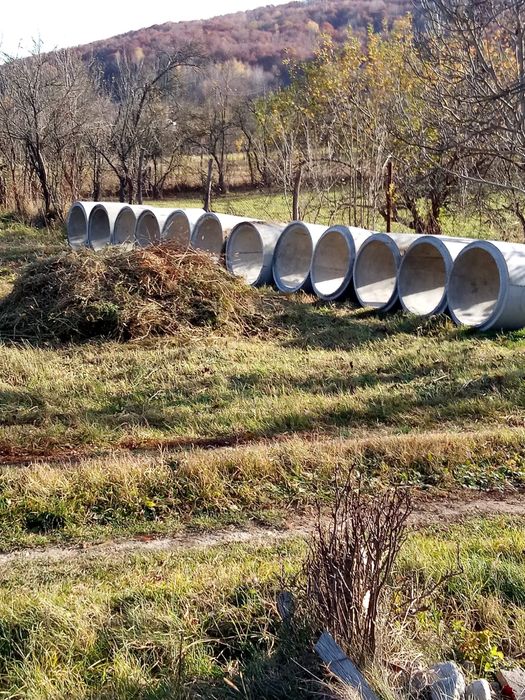 Tuburi și capace din beton armat pentru fose, fântâni și podețe.