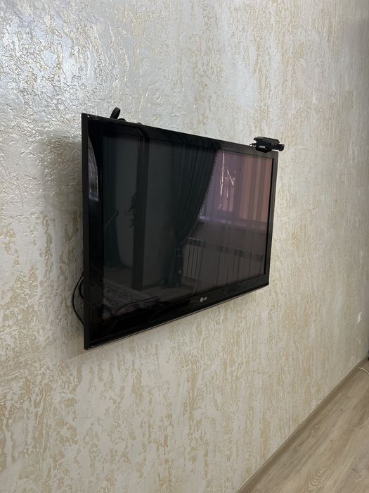 Телевизор LG 121 диаганаль