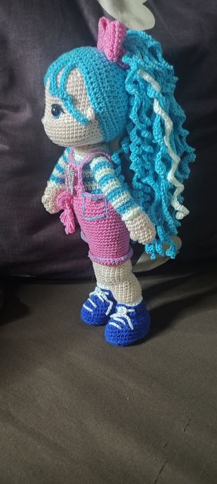 В продаже игрушки ручной работы