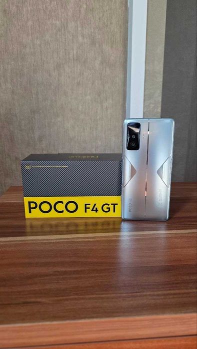 Продаётся игровой смартфон Poco F4 GT, 8/128 Гб, в сером цвете