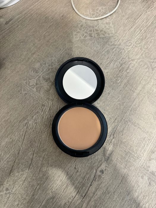 Пудра на MAC studio fix NC41