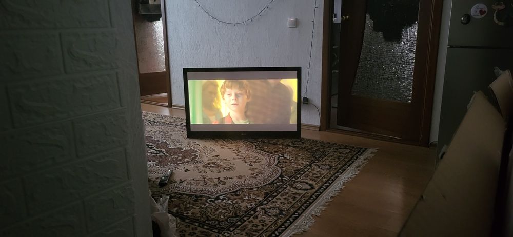 Телевизор lg (не смарт)